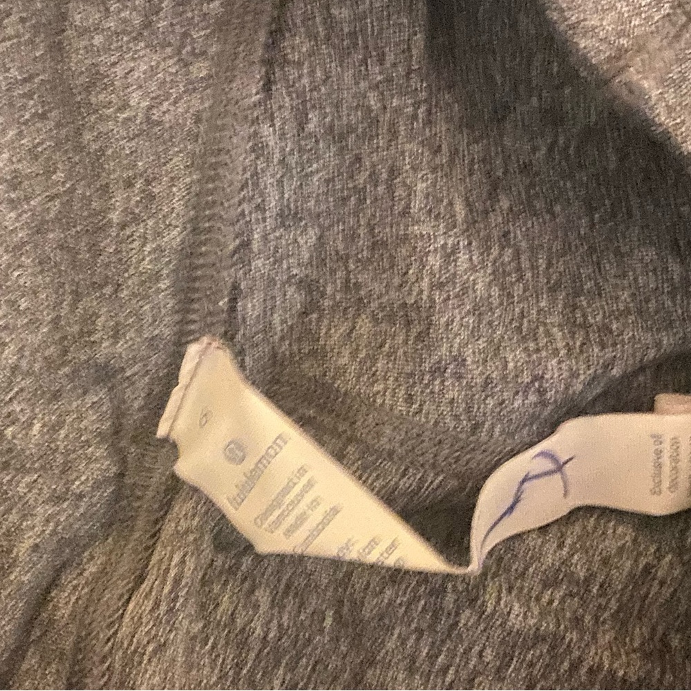 Lululemon cropped grey leggings - Picture 3 of 3